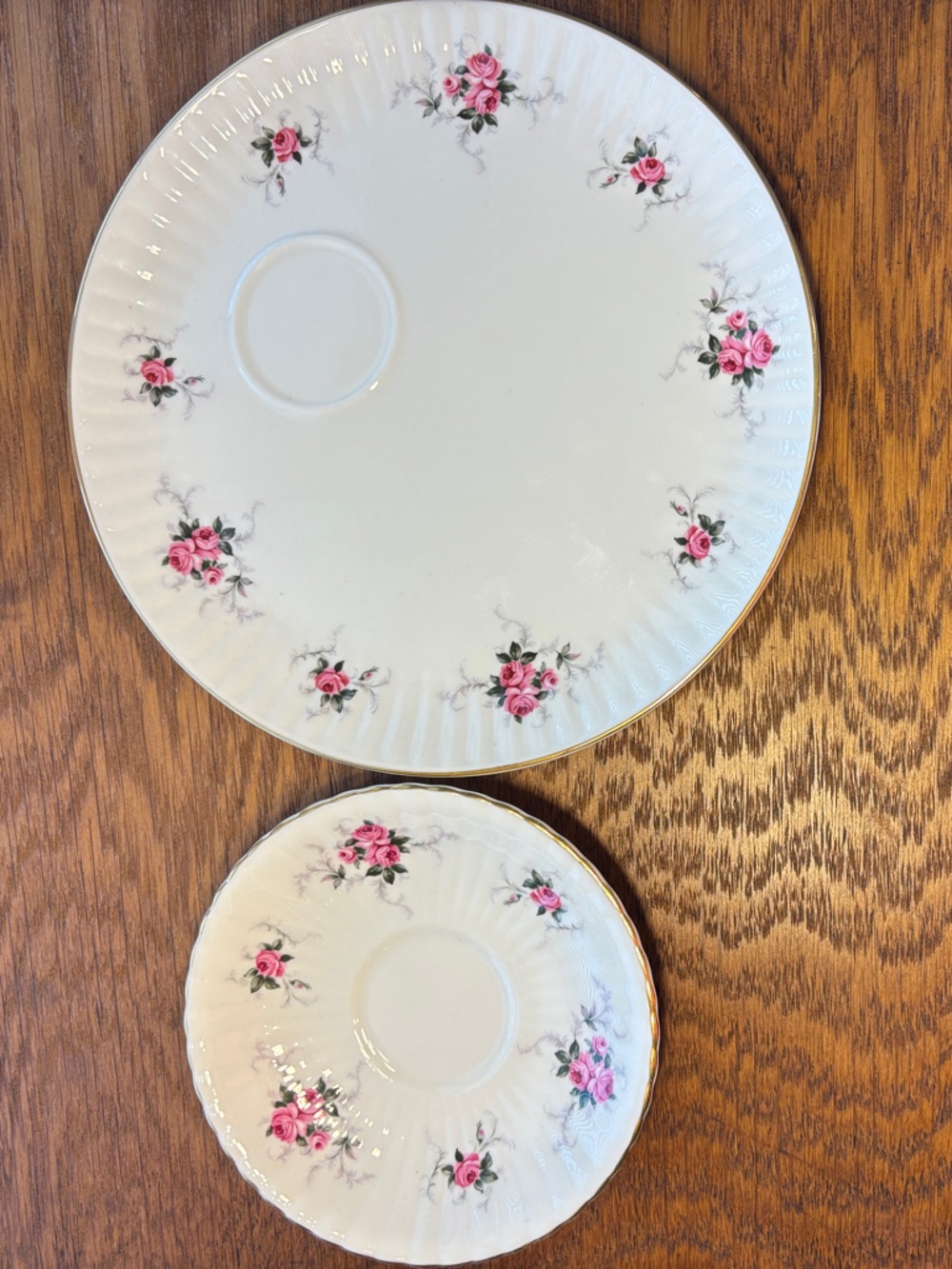 Porcelain Rose-Accent Dinner Plate and Saucer Set in Pink and Gold